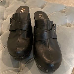 Korks Black Mules